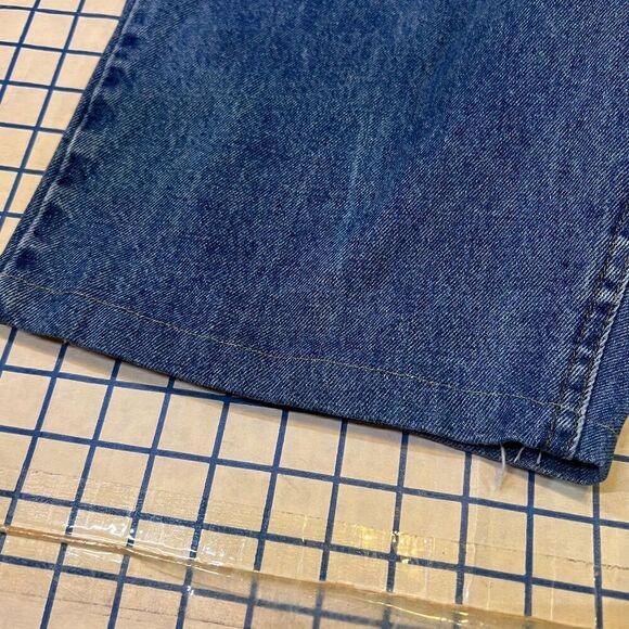 L.L Bean Jean Shorts Women's Size 12T Blue Denim Outerwear - Picture 6 of 9